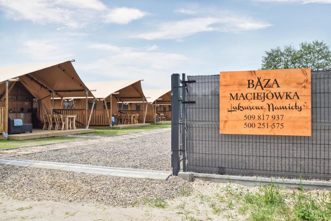 ホテル Baza Maciejowka ミエンジボジェ エクステリア 写真